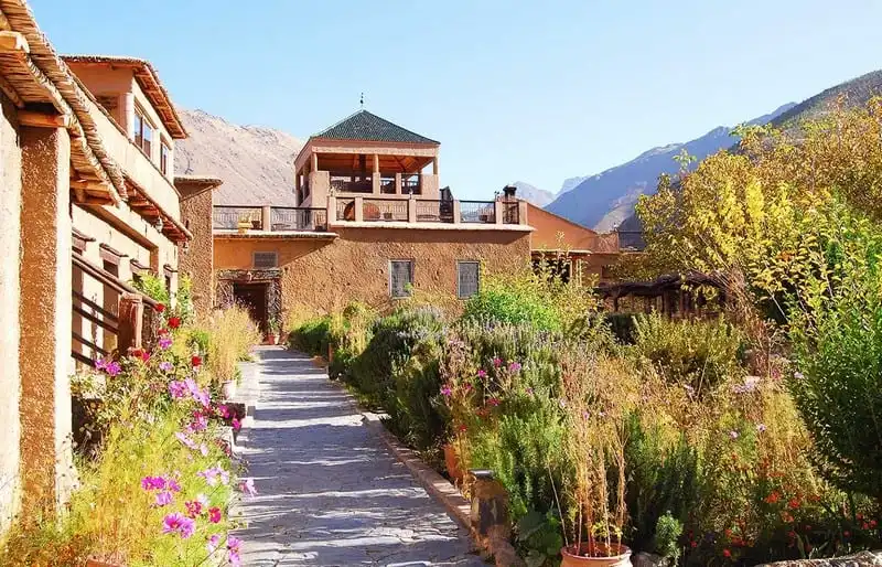 wanderlust tips 10 khach san tren gioi co khung canh dep den nin tho 24