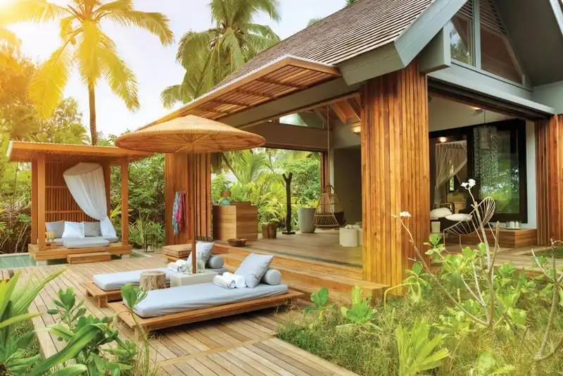 wanderlust tips 10 khach san tren gioi co khung canh dep den nin tho 30