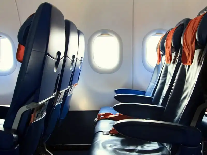 Bất ngờ những chỗ bẩn kinh hoàng trên máy bay 7 wanderlust tips bat ngo nhung cho ban kinh hoang tren may bay 3