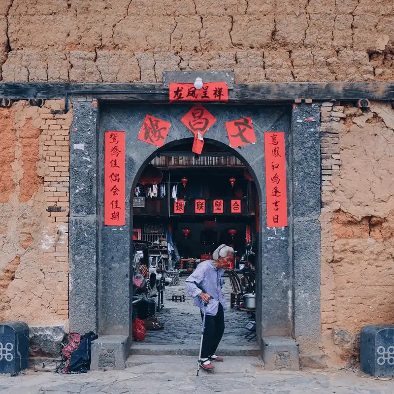 wanderlust tips ben trong nhung tho lau bat kha xam pham o trung quoc 10