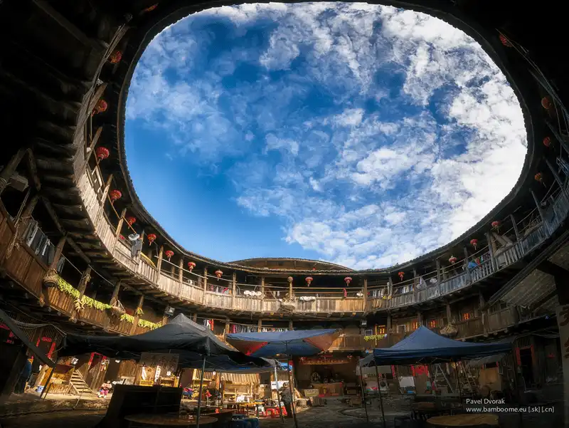 wanderlust tips ben trong nhung tho lau bat kha xam pham o trung quoc 23