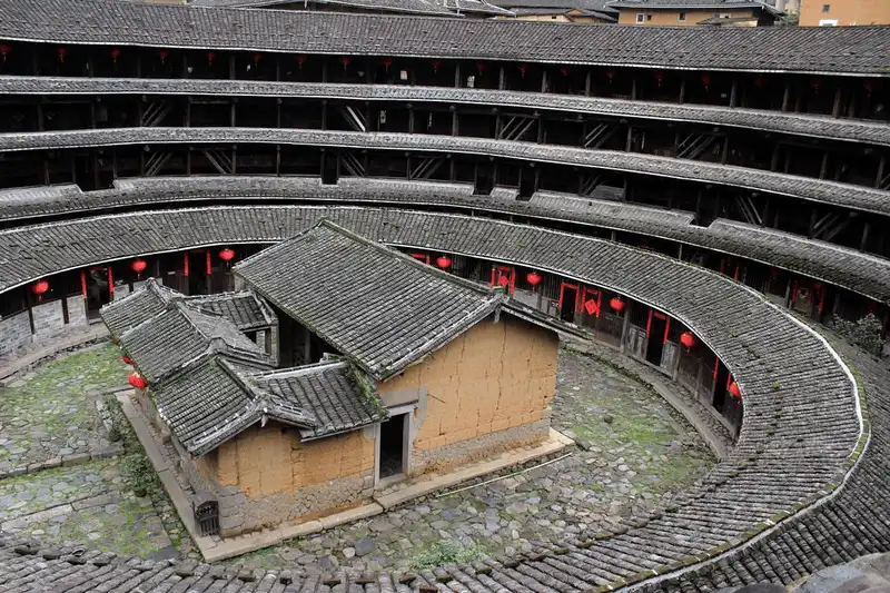 wanderlust tips ben trong nhung tho lau bat kha xam pham o trung quoc 9