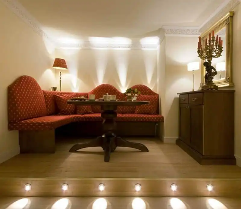 wanderlust tips can canh khach san nho nhat gioi chi du cho cho 2 thuong de 3