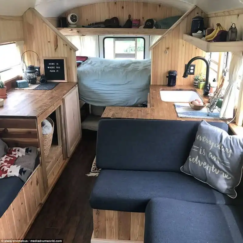 wanderlust tips cap doi sua xe buyt thanh nha di dong roi di du lich khap chon 4