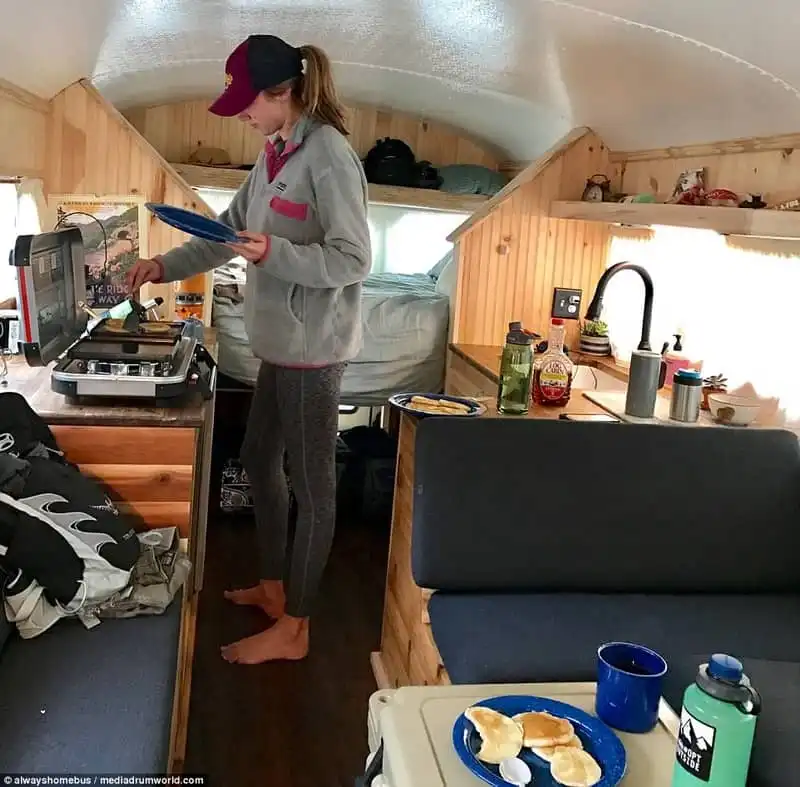 wanderlust tips cap doi sua xe buyt thanh nha di dong roi di du lich khap chon 7