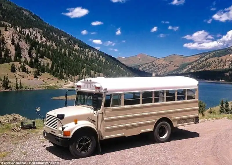 wanderlust tips cap doi sua xe buyt thanh nha di dong roi di du lich khap chon 9