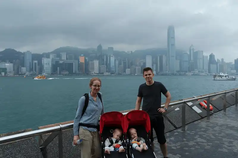 wanderlust tips chuyen du lich chau cua cap sinh doi 4 thang tuoi 23