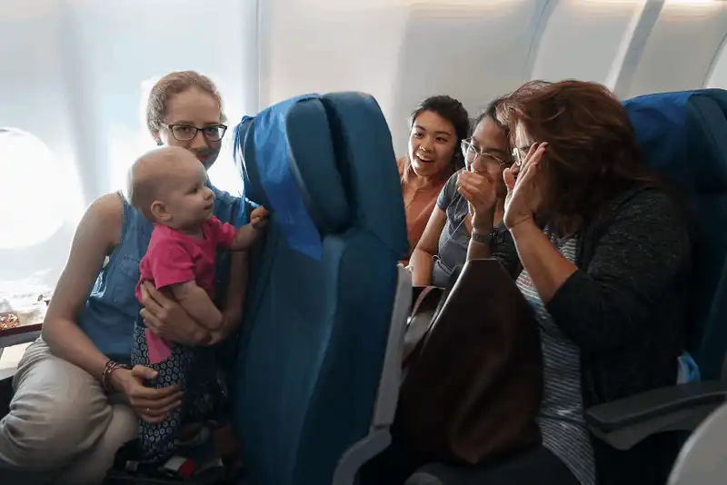 wanderlust tips chuyen du lich chau cua cap sinh doi 4 thang tuoi 29