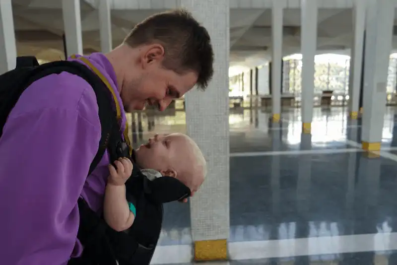 wanderlust tips chuyen du lich chau cua cap sinh doi 4 thang tuoi 33