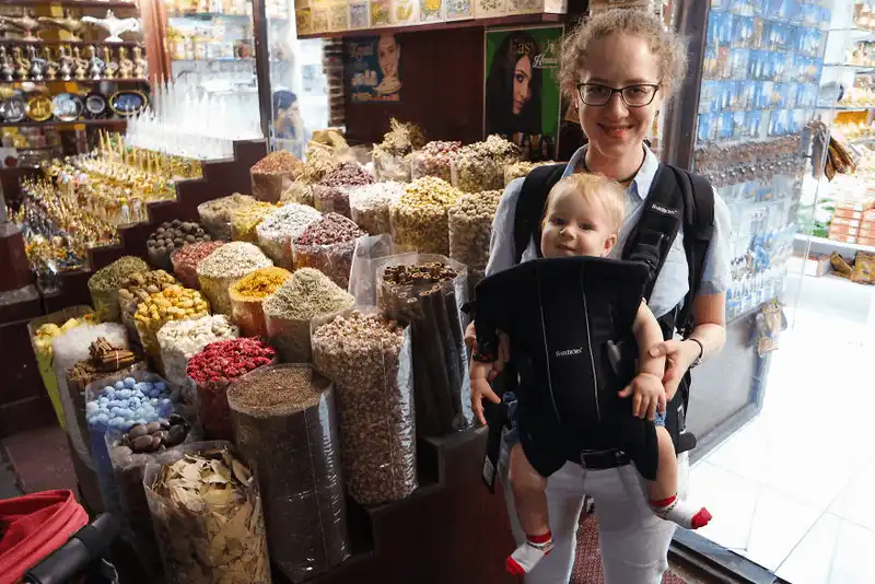 wanderlust tips chuyen du lich chau cua cap sinh doi 4 thang tuoi 38