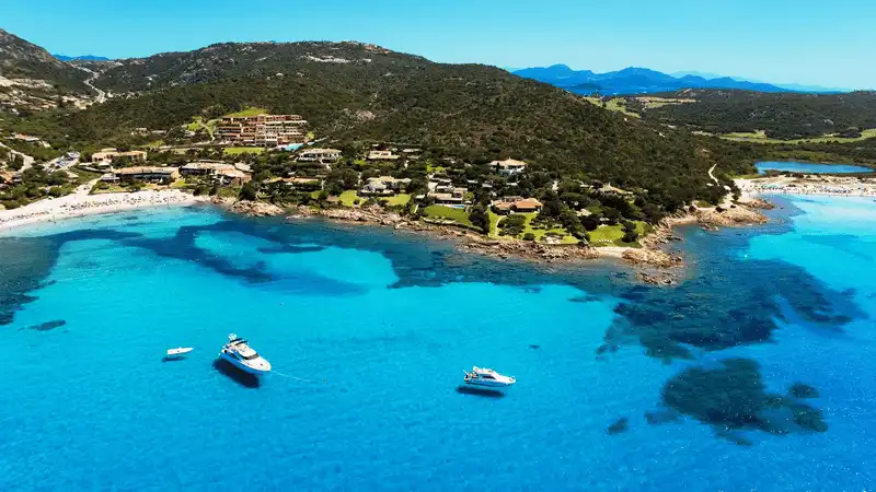 wanderlust tips du khach se bi phat den 3000 euro neu trom cat o dao sardinia 1