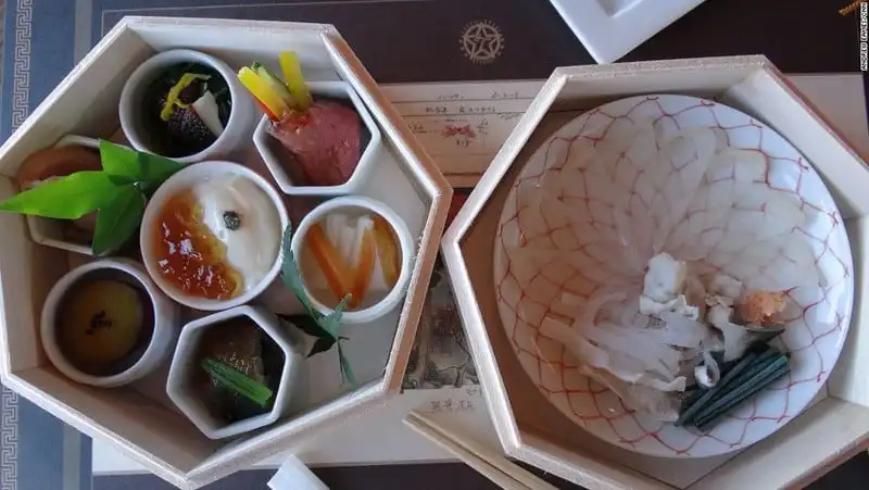 wanderlust tips kham pha ben trong chuyen tau lua hang sang 7 sao cua nhat ban 9