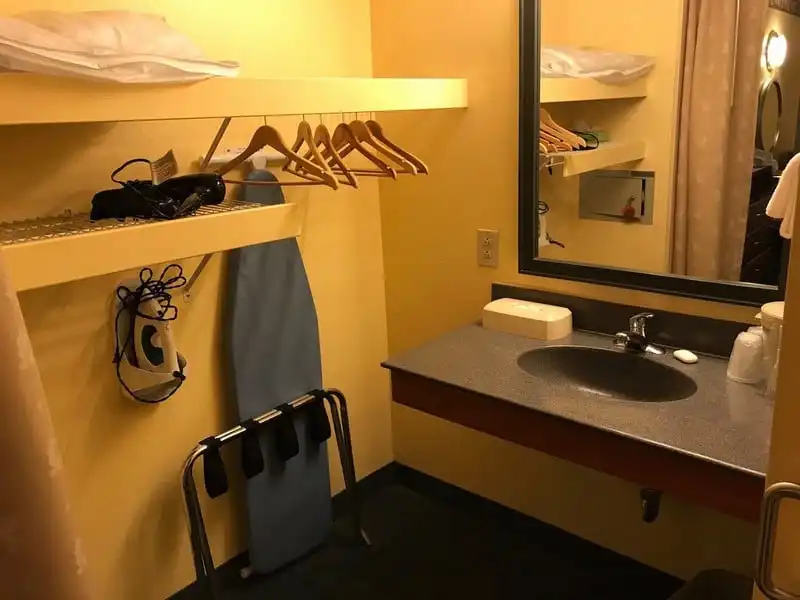 wanderlust tips kham pha nhung dieu thu vi ben trong khach san disney 11