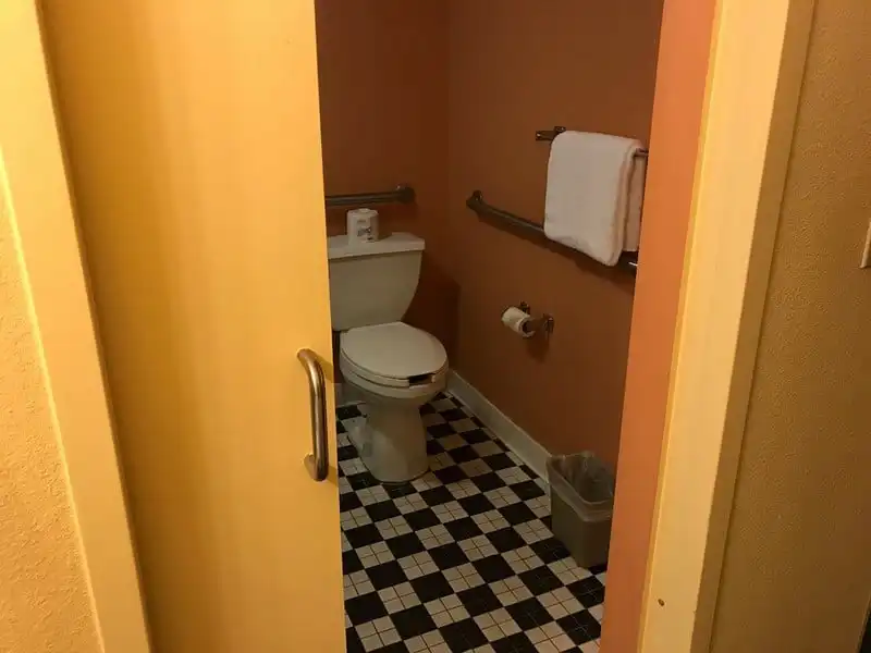 wanderlust tips kham pha nhung dieu thu vi ben trong khach san disney 12