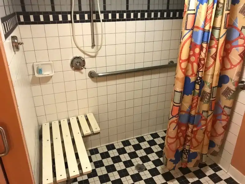 wanderlust tips kham pha nhung dieu thu vi ben trong khach san disney 13