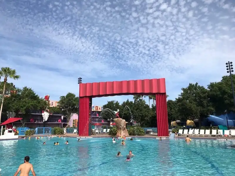 wanderlust tips kham pha nhung dieu thu vi ben trong khach san disney 21