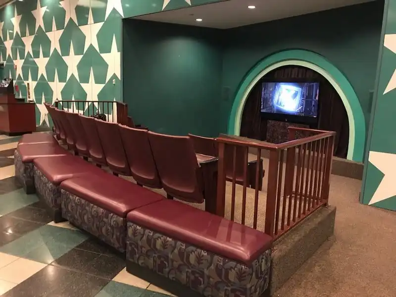 wanderlust tips kham pha nhung dieu thu vi ben trong khach san disney 4