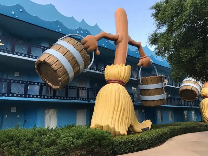 wanderlust tips kham pha nhung dieu thu vi ben trong khach san disney 6