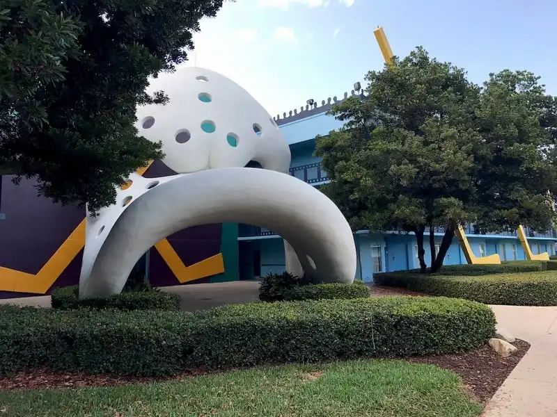 wanderlust tips kham pha nhung dieu thu vi ben trong khach san disney 8