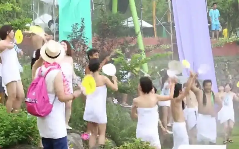 Nhật Bản khai trương công viên giải trí nước nóng đầu tiên trên thế giới 5 wanderlust tips nhat ban khai truong cong vien giai tri nuoc nong dau tien tren the gioi 2