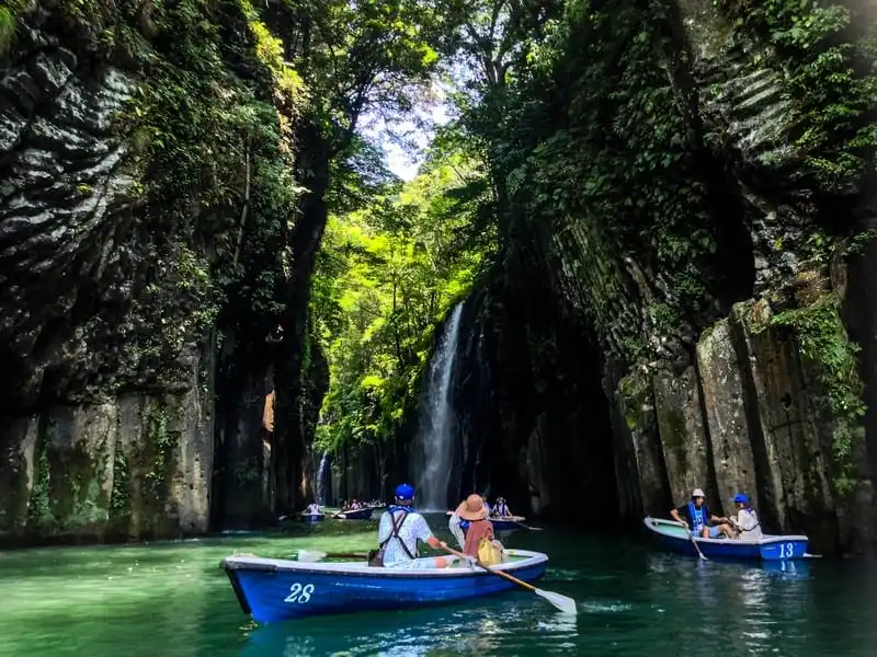 wanderlust tips takachiho vung dat cua huyen thoai cua nhat ban 5