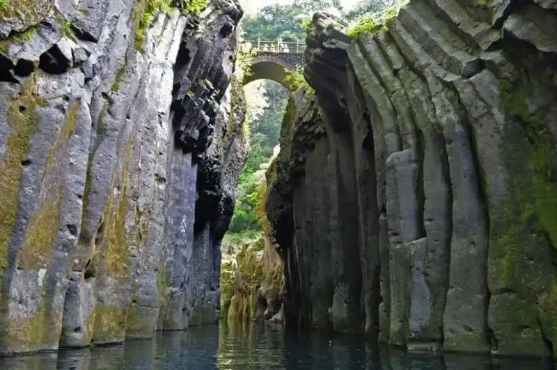 wanderlust tips takachiho vung dat cua huyen thoai cua nhat ban 6