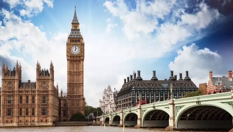 Tháp đồng hồ Big Ben sẽ ngưng hoạt động trong 4 năm tới 5 wanderlust tips thap dong ho big ben se ngung hoat dong trong 4 nam toi 2