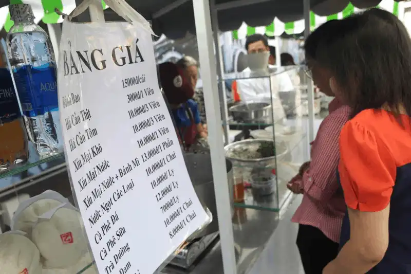 wanderlust tips tp hcm chinh thuc khai truong pho hang rong dau tien 2