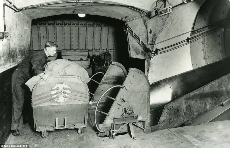 wanderlust tips duong ham chuyen thu bi mat o london11