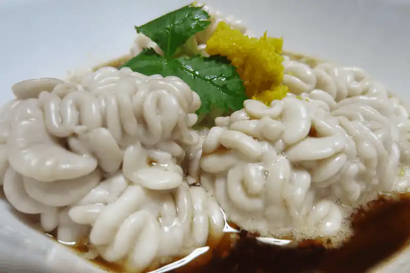 wanderlust tips 10 mon dac san noi tieng chau thach thuc long can dam cua thuc khach 5