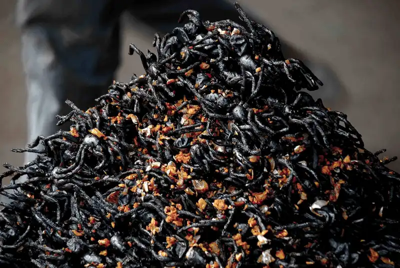 wanderlust tips 10 mon dac san noi tieng chau thach thuc long can dam cua thuc khach 9