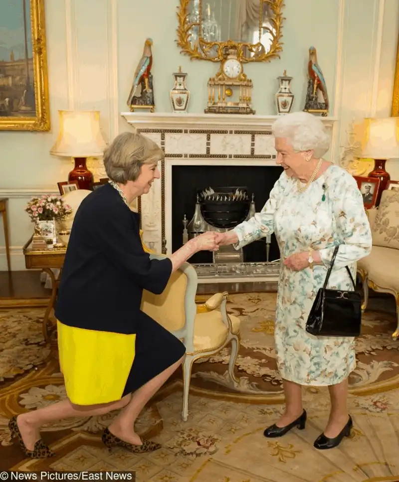 wanderlust tips 9 nguyen tac khac nghiet cua hoang gia anh co ban khong biet 2