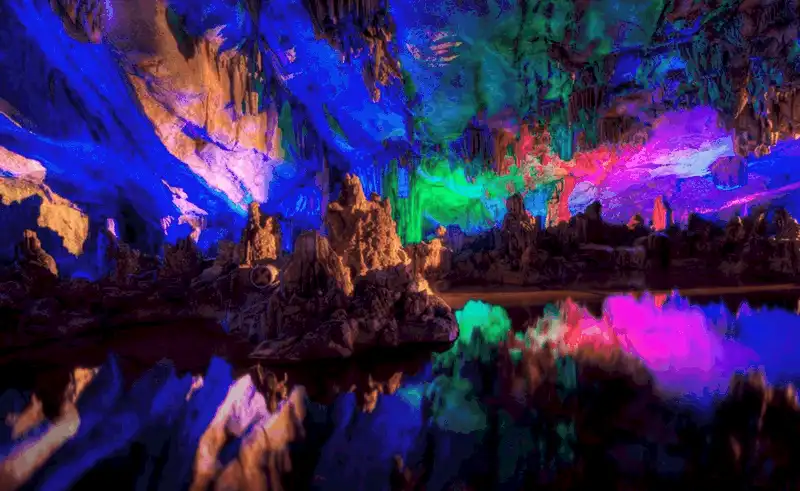 wanderlust tips choang ngop truoc 20 diem den ruc ro sac mau tren gioi 19