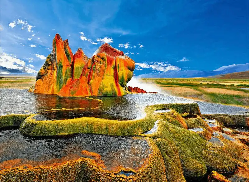 wanderlust tips choang ngop truoc 20 diem den ruc ro sac mau tren gioi 3