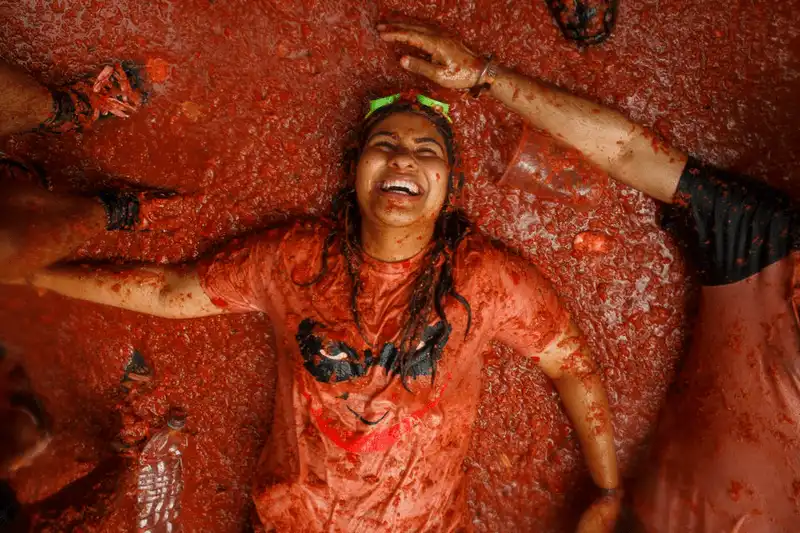 wanderlust tips dai chien ca chua tai tay ban nha 14