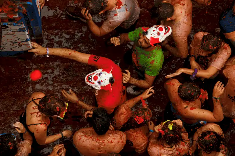 wanderlust tips dai chien ca chua tai tay ban nha 3