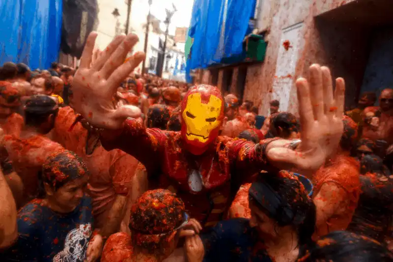 wanderlust tips dai chien ca chua tai tay ban nha 7