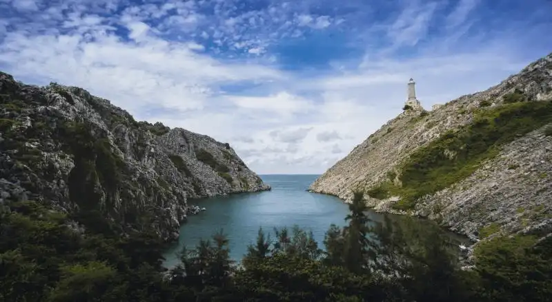 wanderlust tips dao da long chau ky vi giua muon trung bien khoi10