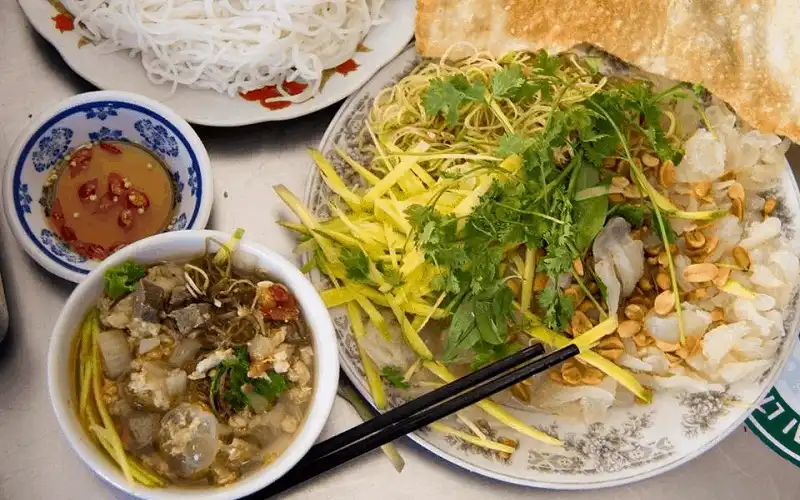 Đến Quy Nhơn, ăn sứa nước lèo ngon "quên lối về" 6 wanderlust tips den quy nhon sua nuoc leo ngon quen loi ve 2