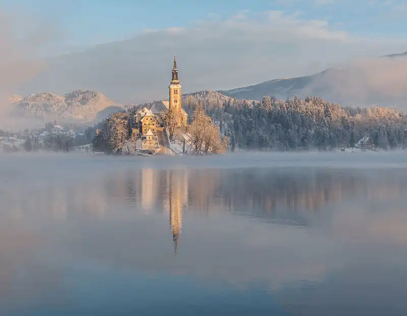 wanderlust tips ngan ngo truoc ve dep huyen ao cua ho bled o slovenia 7