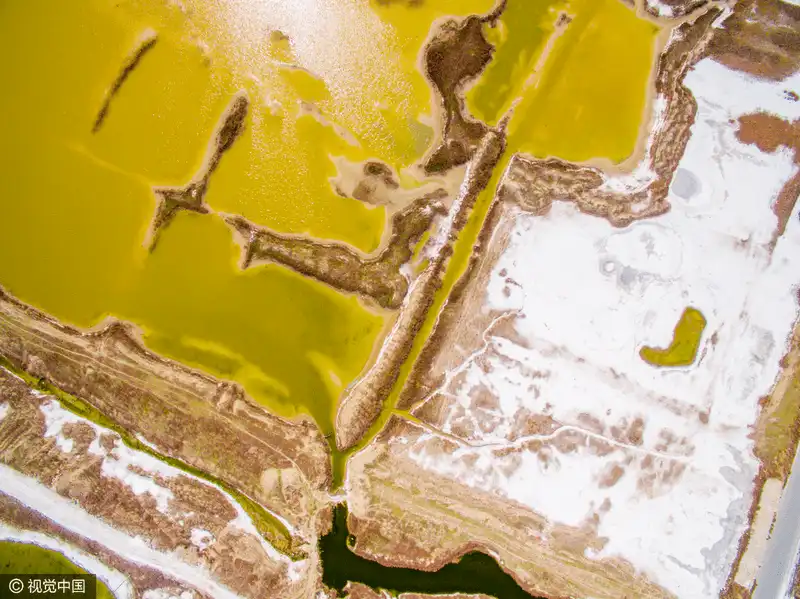 wanderlust tips tai sao bien chet o trung quoc dot nhien doi sang mau cau vong 4