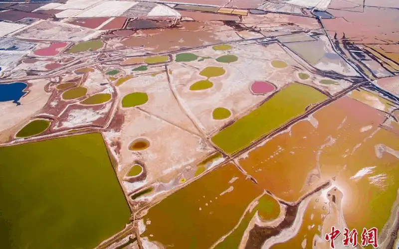 wanderlust tips tai sao bien chet o trung quoc dot nhien doi sang mau cau vong 8