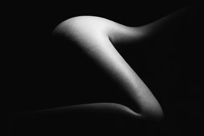 Ấn tượng triển lãm ảnh khỏa thân đầu tiên ở Việt Nam 6 wanderlust tips tuong trien lam anh khoa dau tien o viet nam 2