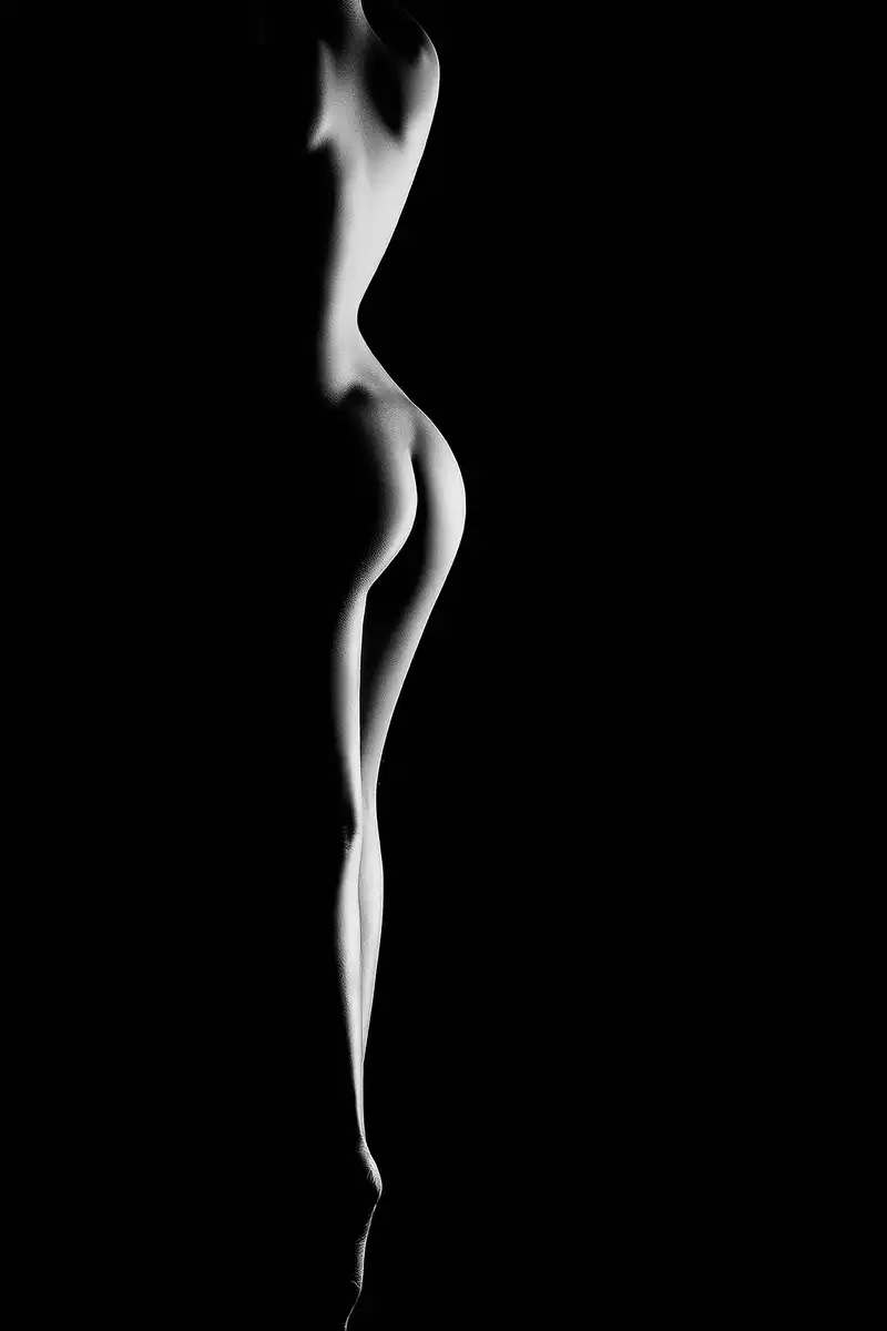 Ấn tượng triển lãm ảnh khỏa thân đầu tiên ở Việt Nam 8 wanderlust tips tuong trien lam anh khoa dau tien o viet nam 4