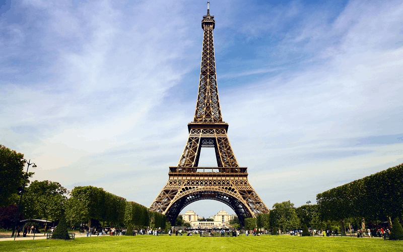 Pháp bọc kính chống đạn quanh Tháp Eiffel để chống khủng bố Pháp bọc kính chống đạn quanh Tháp Eiffel để chống khủng bố