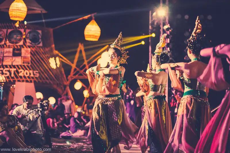 Điểm danh 9 lễ hội tháng 10 đặc sắc trên khắp thế giới 7 wanderlust tips diem danh 9 le hoi lon thang 10 tren khap the gioi i3