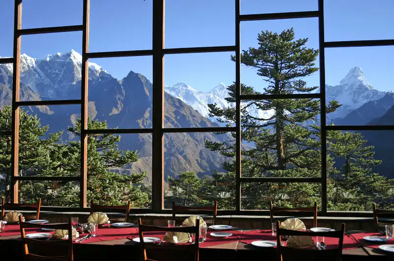 wanderlust tips everest view khach san co tam nhin an tuong nam tren dinh everest 11