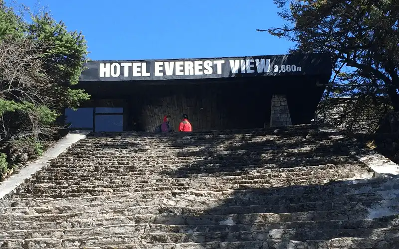 wanderlust tips everest view khach san co tam nhin an tuong nam tren dinh everest 14