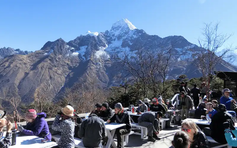 wanderlust tips everest view khach san co tam nhin an tuong nam tren dinh everest 4