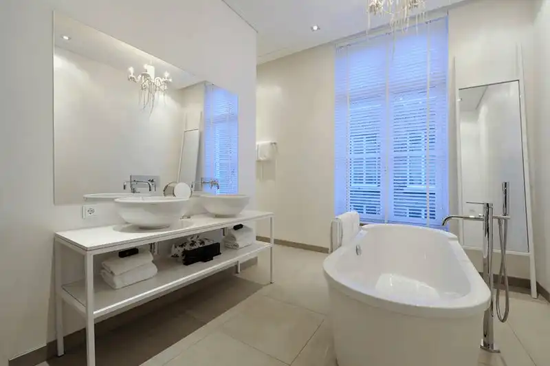 wanderlust tips ha lan ho bien nha tu thanh khach san sang chanh vi thieu pham nhan 6